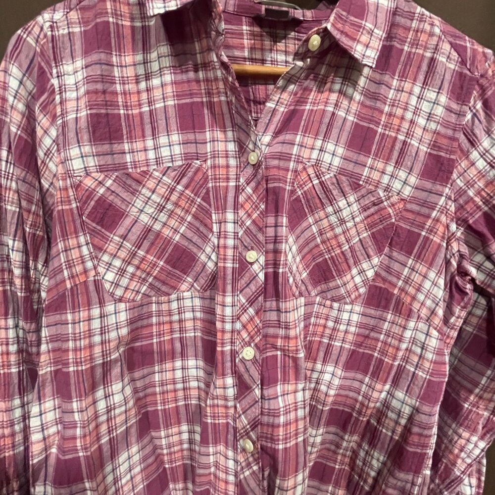 Women's Medium Eddie Bauer Classic Fit Berry Plaid Lightweight Shirt w/Pockets - Picture 13 of 16